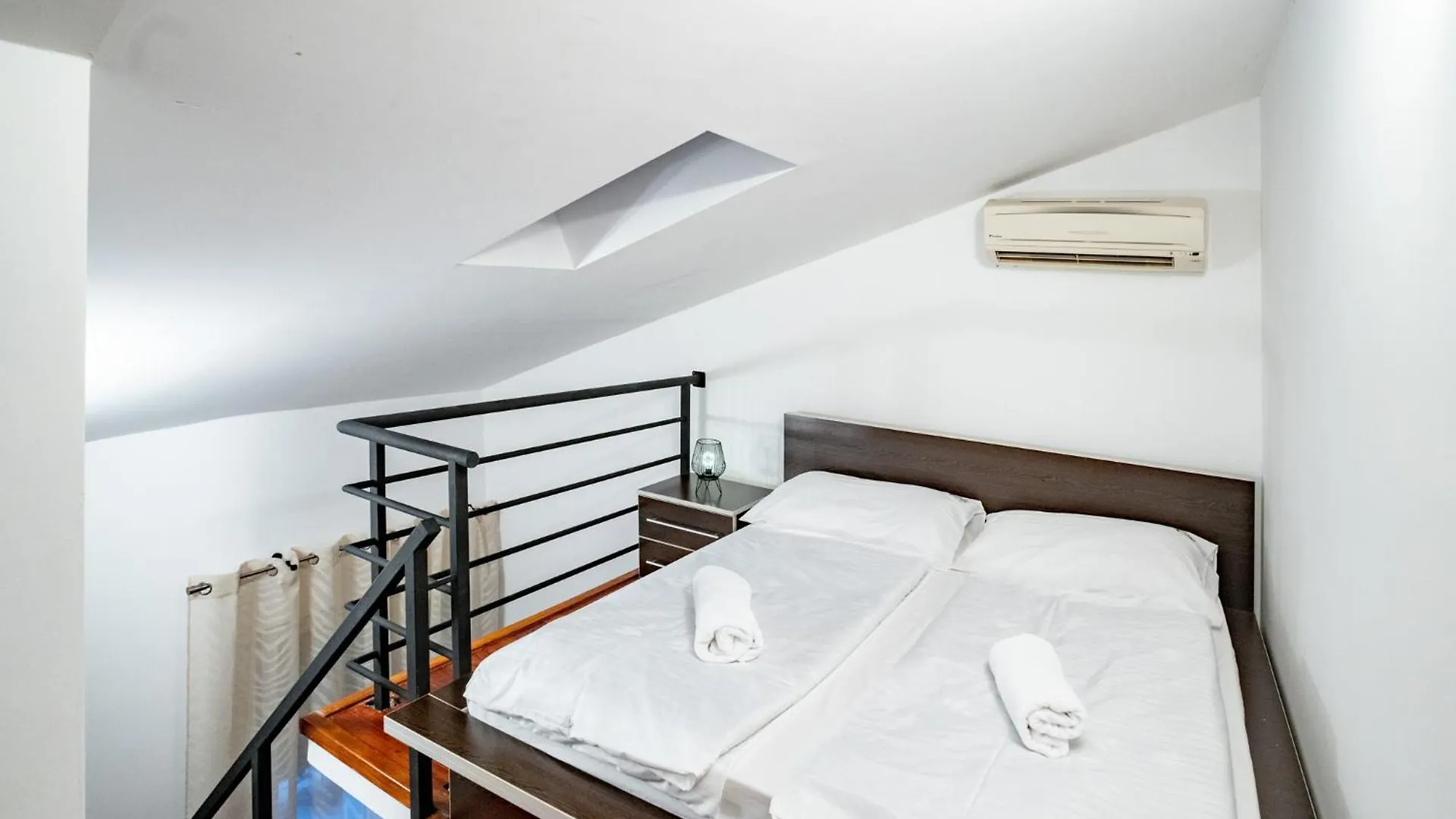 Sanic Apartments 543/A Lopar 0*,  Croatia