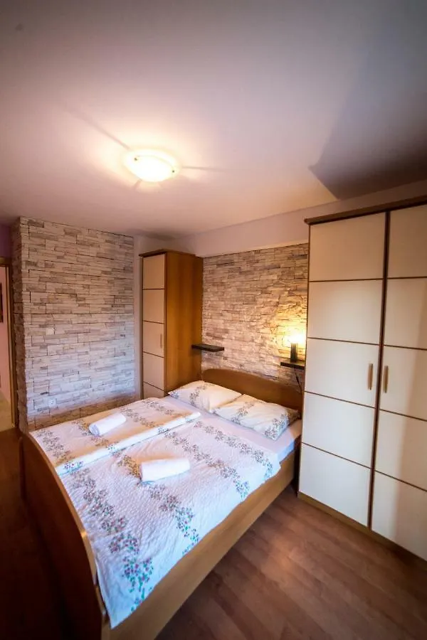 Sanic Apartments 543/A Lopar