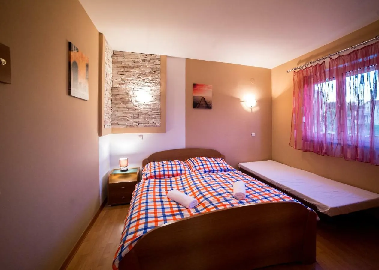 Sanic Apartments 543/A Lopar 0*,  Croatia