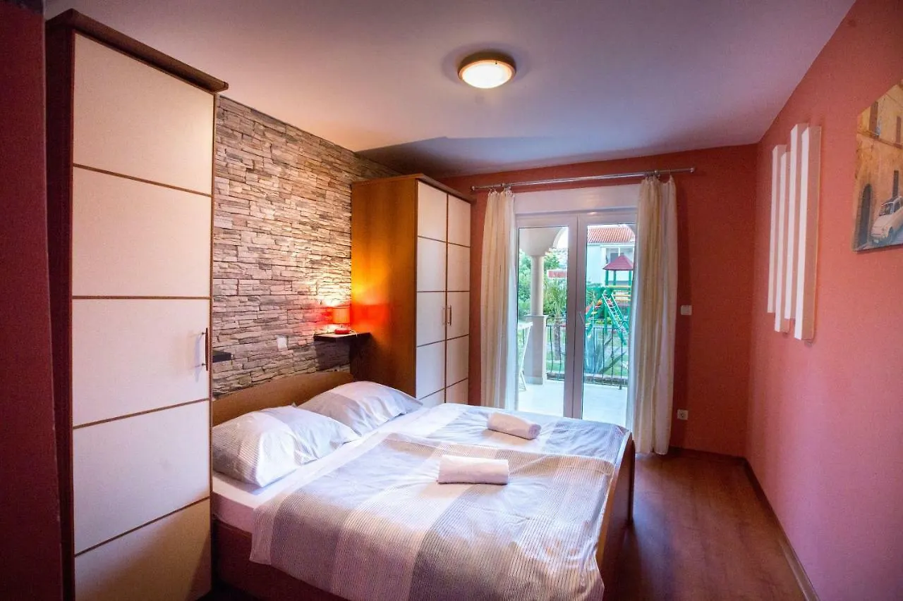 Sanic Apartments 543/A Lopar