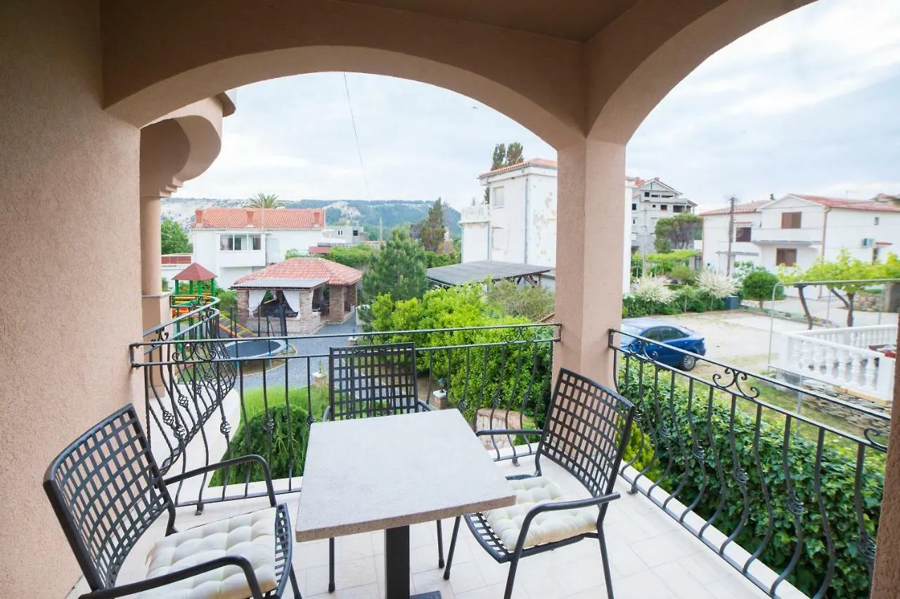 Sanic Apartments 543/A Lopar 0*,  Croatia